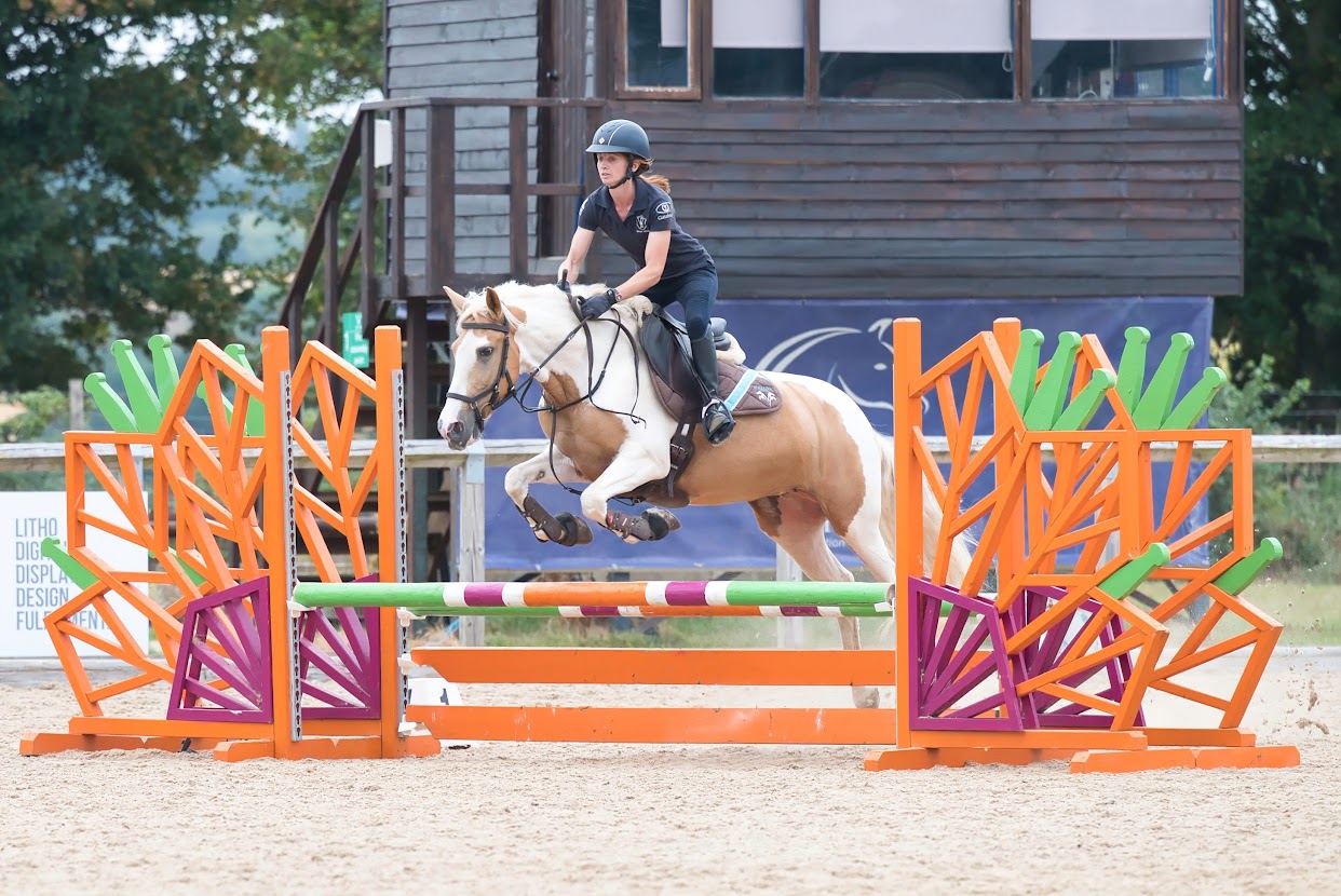 Unicorn Equestre Equino Cavallo Pony Show CLUB Jumping Filler Regalo di formazione 